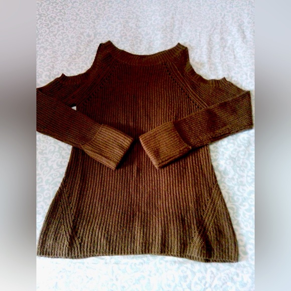 Sweater | Brown | Off shoulders | M/L - Picture 1 of 3